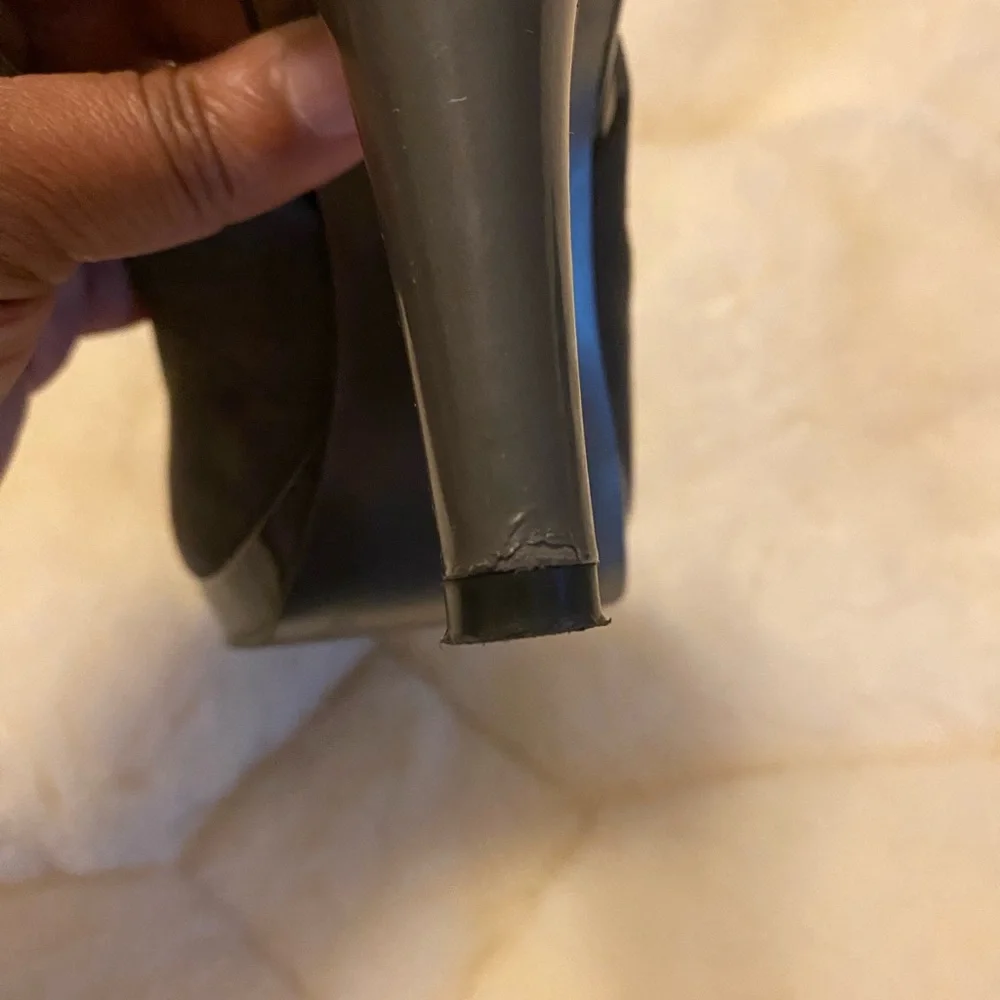 TAHARI Si Senor Elephant Grey Slingback Pumps - Picture 10 of 12